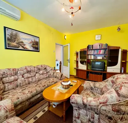 Photo 5 — 3-bedroom apartment in Montana, Idealen Centyr