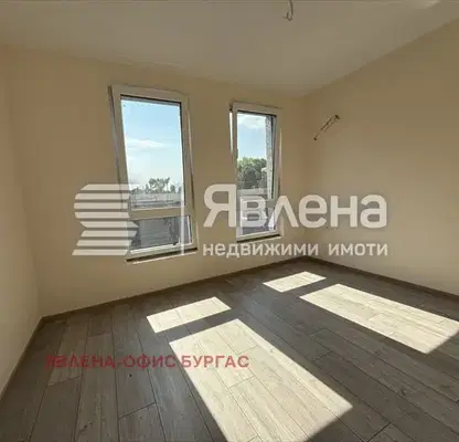 Снимка 2 — Двустаен апартамент в Бургас, Несебър