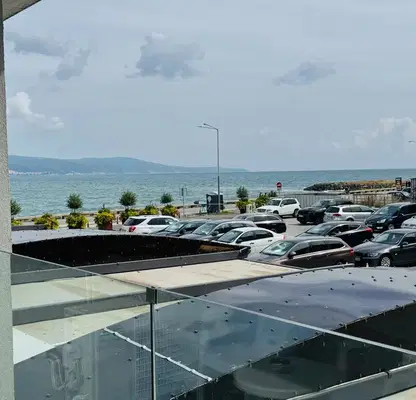 Снимка 2 — Двустаен апартамент с гледка море в Несебър, 60 кв.м.