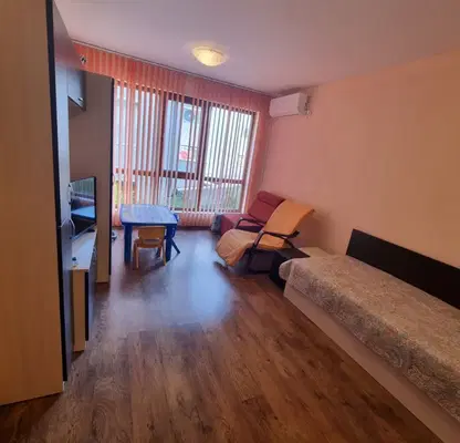 Снимка 2 — Двустаен апартамент с три тераси в Несебър, Черно море 3