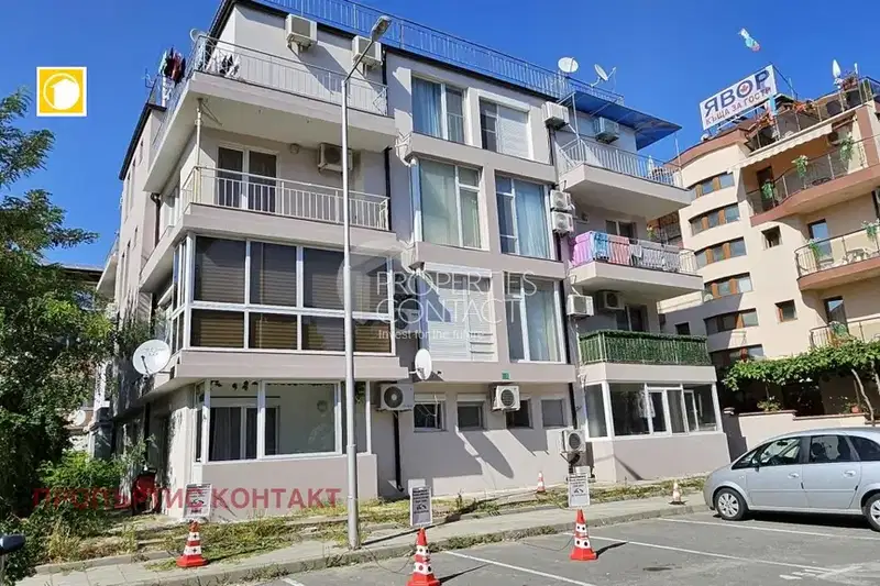 Двустаен апартамент с тераса в кв. Черно море, Несебър