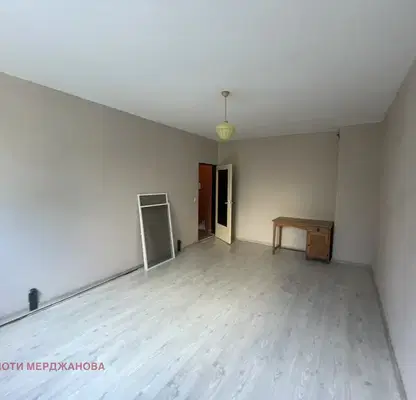 Снимка 3 — Двустаен апартамент с тераса в жк Загоре, Нова Загора