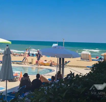 Снимка 2 — Двустаен апартамент с морска гледка в Обзор, затворен комплекс