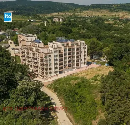 Снимка 4 — Тристаен апартамент в Бургас, Обзор