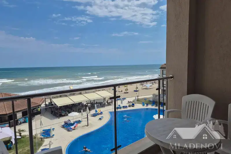 4-room apartment with sea view in Obzor, gated complex