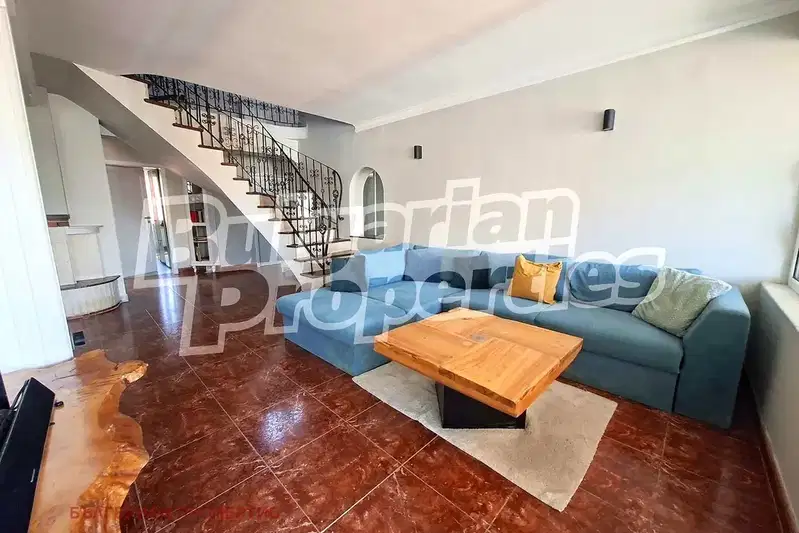 Spacious 5-room maisonette in the center of Pazardzhik with terraces