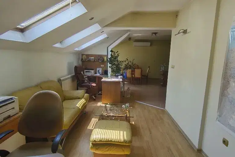 3-bedroom apartment in Pazardjik, Idealen Centyr