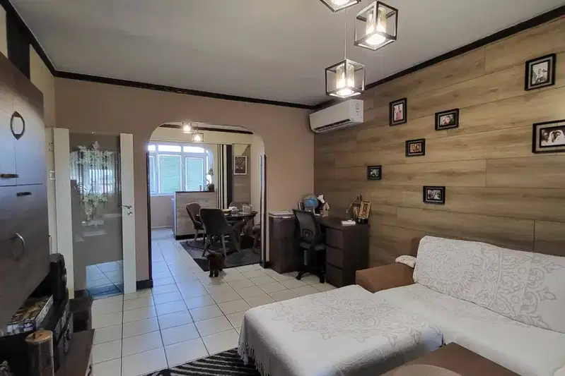 4-bedroom apartment in Pazardjik, Idealen Centyr