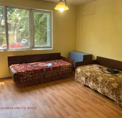Снимка 2 — Тристаен апартамент в Пазарджик, Окръжна болница