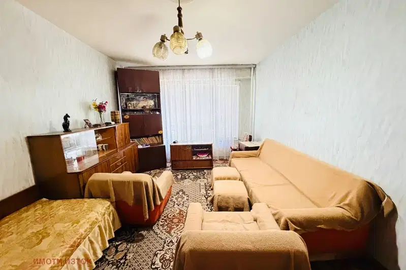 Едностаен апартамент в Перник, Изток, саниран блок