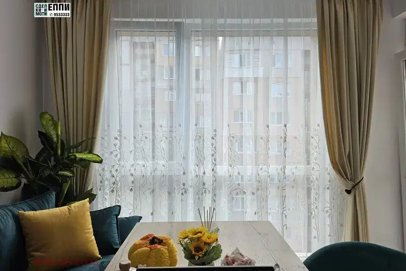 Двустаен апартамент в Перник, Изток