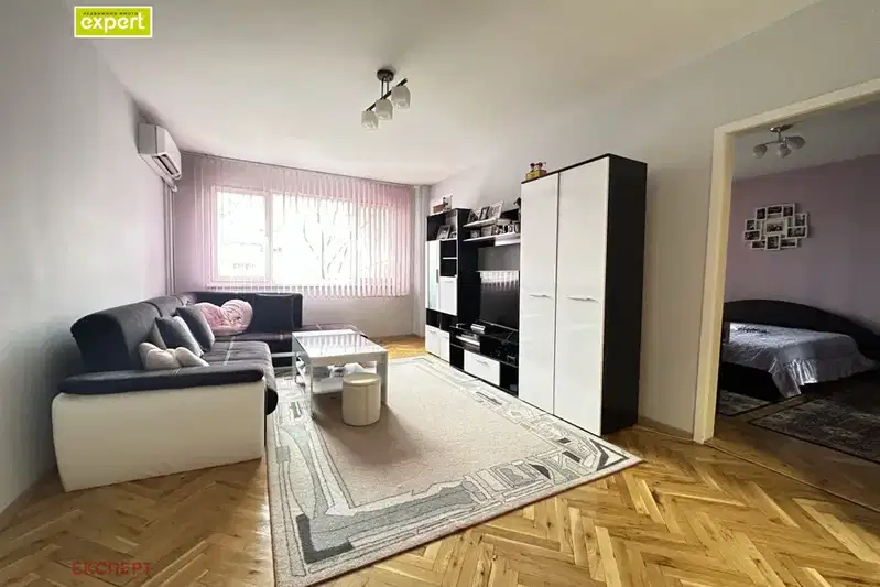 Spacious 4-room apartment in Druzhba 2, Pleven with three terraces