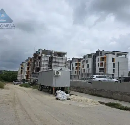 Снимка 2 — Тристаен апартамент с двор в Широк център, Плевен