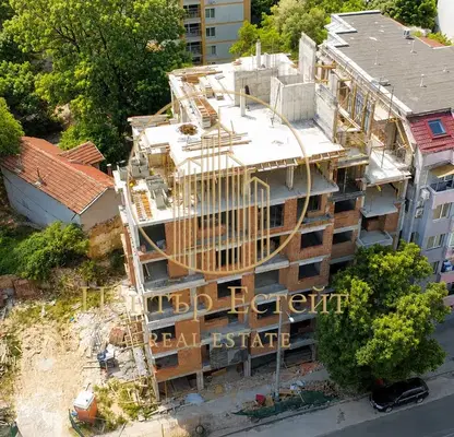 Снимка 4 — Тристаен апартамент с три тераси в Широк център, Плевен