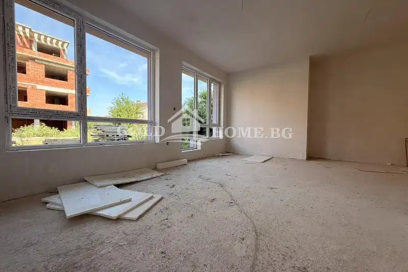 Three-room apartment with courtyard veranda in Belomorski, Plovdiv