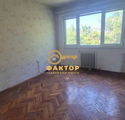 Снимка 2 — Тристаен апартамент с две тераси в Центъра на Пловдив