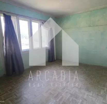Снимка 3 — 3-стаен апартамент в Център, Стар град с допълнителни помещения