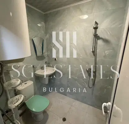 Снимка 5 — Двустаен апартамент с тераса в Центъра на Пловдив