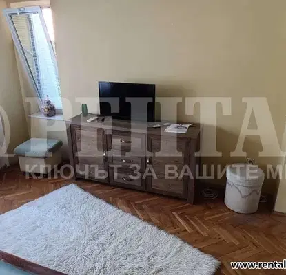 Снимка 2 — Двустаен апартамент в Център, Пловдив с тераса