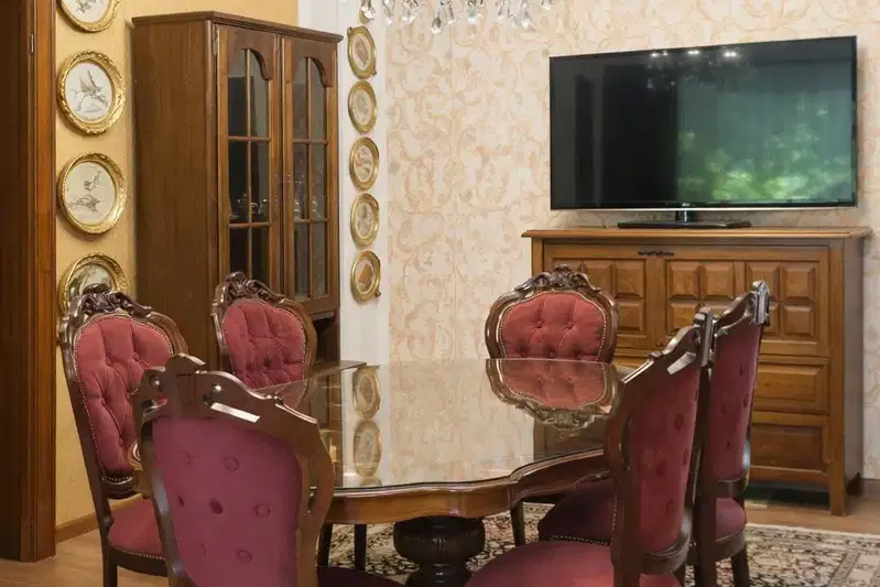 Тристаен апартамент в Център, Пловдив с асансьор
