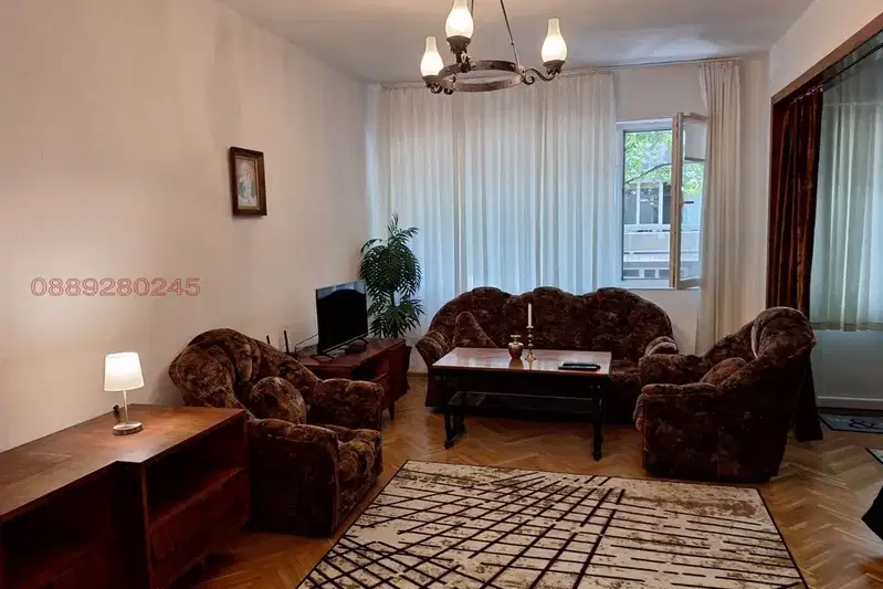 3-bedroom apartment in Plovdiv, Centyr