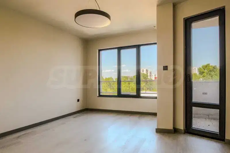Spacious 4-room apartment in Gagarin with three terraces