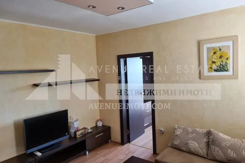 Two-room apartment with southeast aspect in Hristo Smirnenski, Plovdiv
