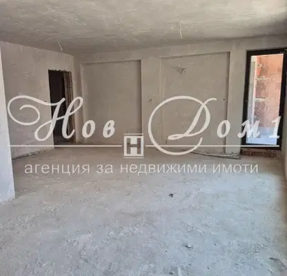 Снимка 2 — Просторен 3-стаен апартамент в Христо Смирненски, Пловдив