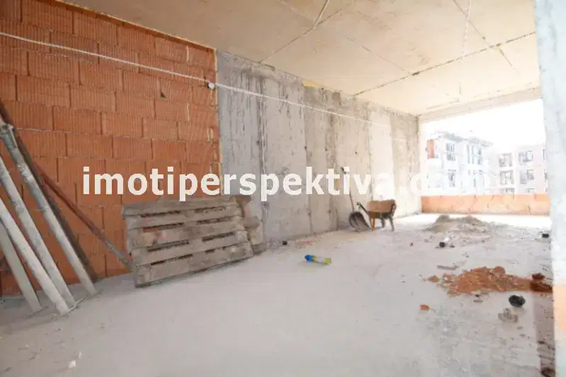 Тристаен апартамент 110 кв.м в Христо Смирненски, Пловдив