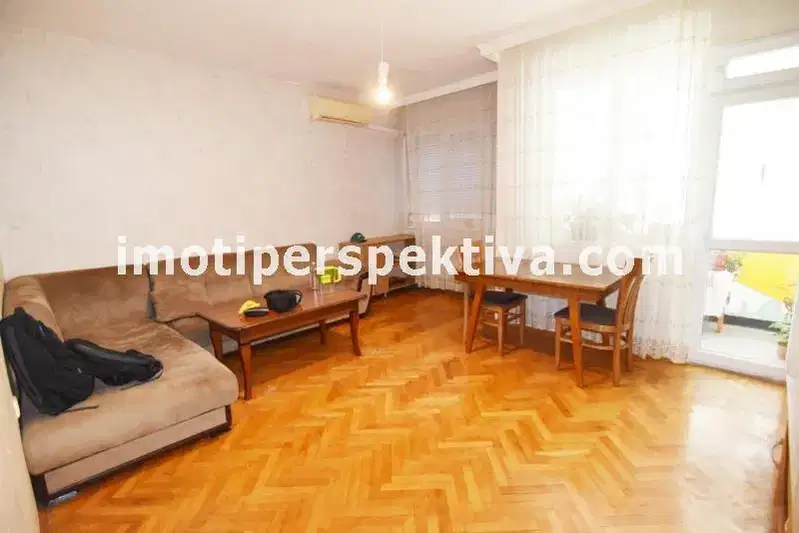 Spacious apartment with 3 bedrooms in Hristo Smirnenski, Plovdiv