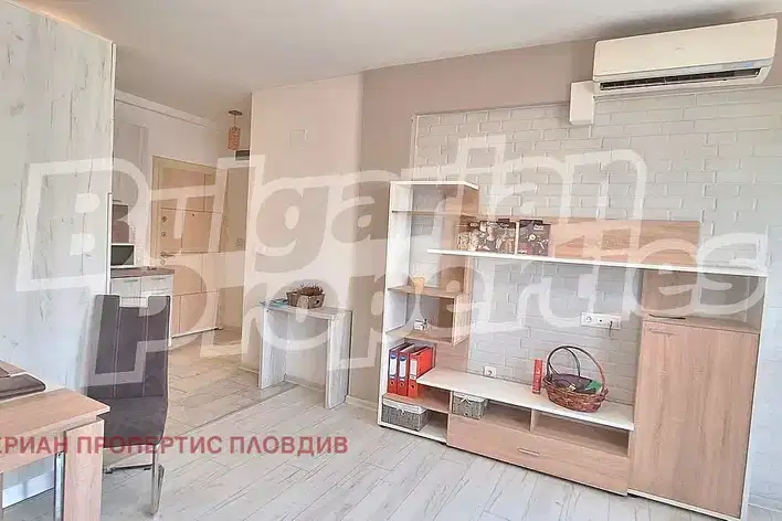 Двустаен апартамент с тераса в кв. Христо Смирненски, Пловдив