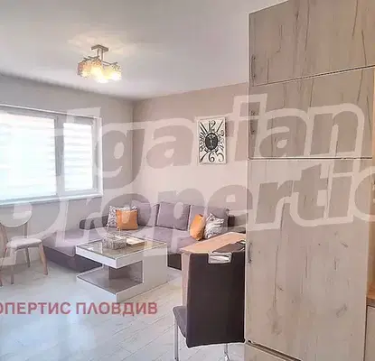 Снимка 2 — Двустаен апартамент с тераса в кв. Христо Смирненски, Пловдив