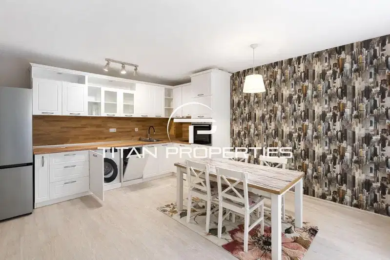 Two-room apartment 100 sq m in Hristo Smirnenski, Plovdiv