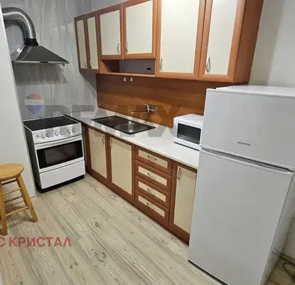 Снимка 3 — Двустаен апартамент с усвоена тераса в Каменица 1, Пловдив