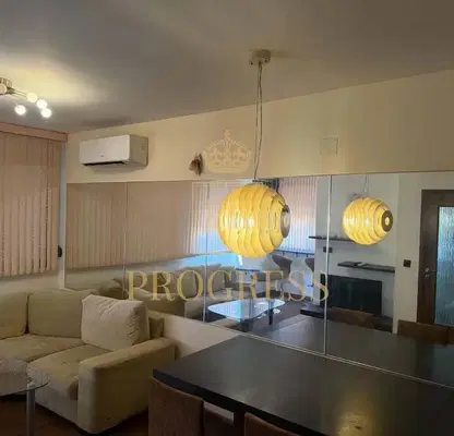 Photo 2 — Two-room apartment in Kamenitsa 1 with terrace and elevator