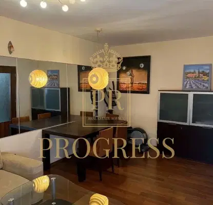 Photo 3 — Two-room apartment in Kamenitsa 1 with terrace and elevator