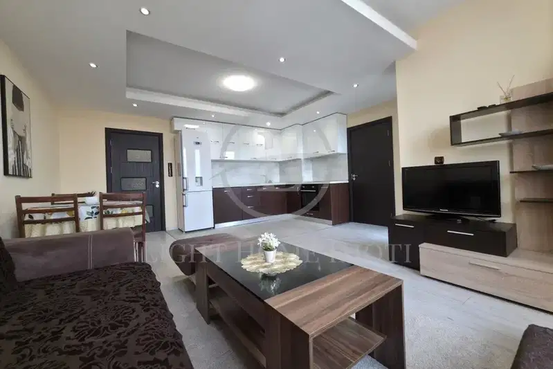 Three-room apartment with terrace in Kamenitsa 2, Plovdiv