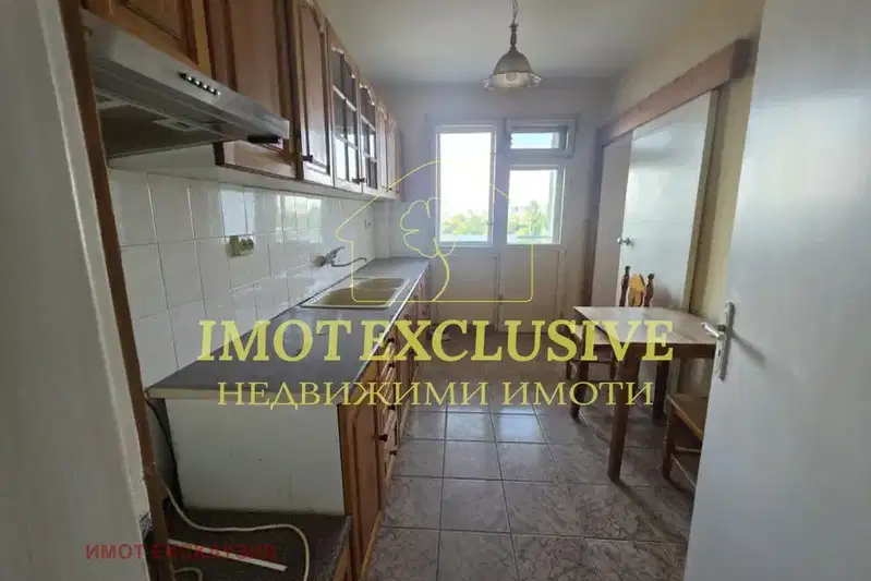 4-room apartment in Komatevski vazel with three terraces