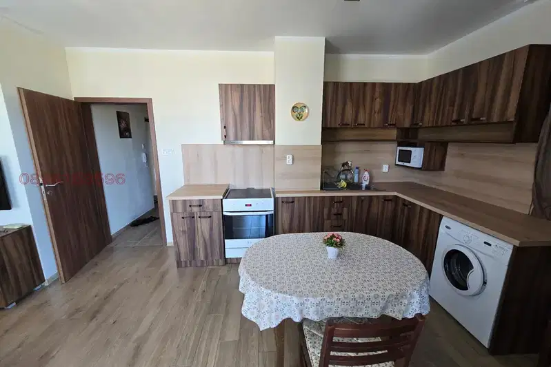 Тристаен апартамент в Коматевски възел, Пловдив с асансьор