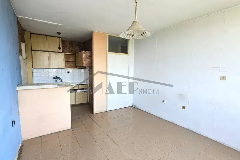 2-room apartment in Karshiyaka with terrace and parking