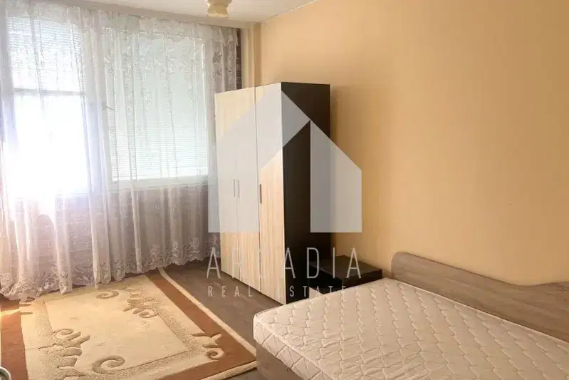 Двустаен апартамент с голяма тераса в Кършияка, Пловдив