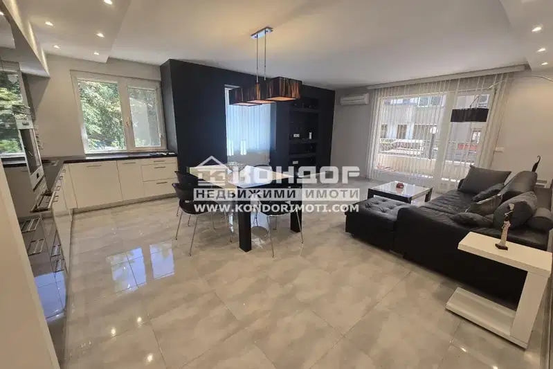 Three-room apartment with terrace in Karshiyaka, Plovdiv