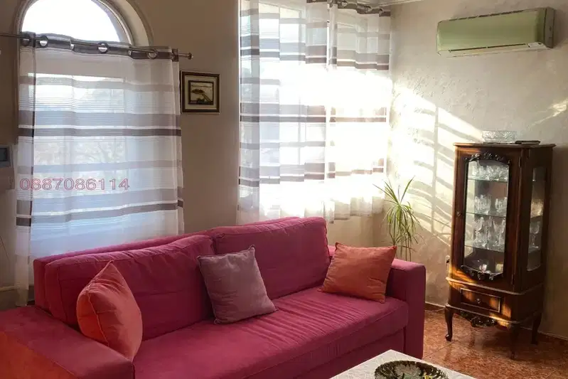 Three-room apartment with garage in Karshiyaka, Plovdiv