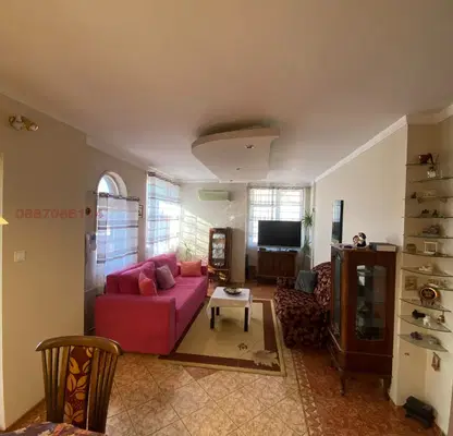 Photo 2 — Three-room apartment with garage in Karshiyaka, Plovdiv