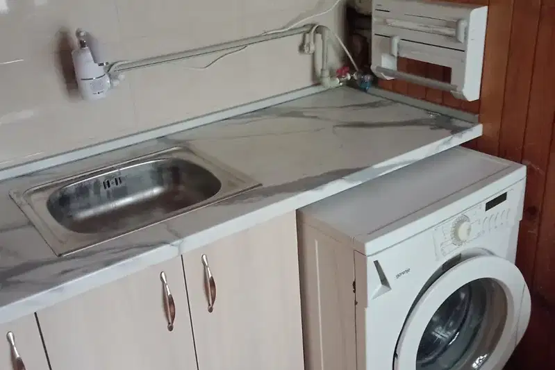 One-room apartment in Karshiyaka near OU 'Hristo Botev'