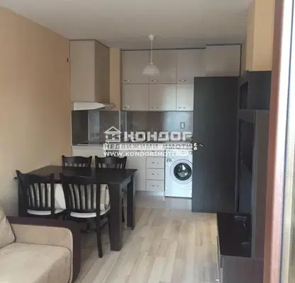 Снимка 4 — Двустаен апартамент с тераса в Кършияка, Пловдивски панаир