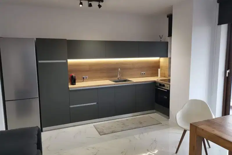 Three-room apartment with parking space in Karshiyaka, Plovdiv