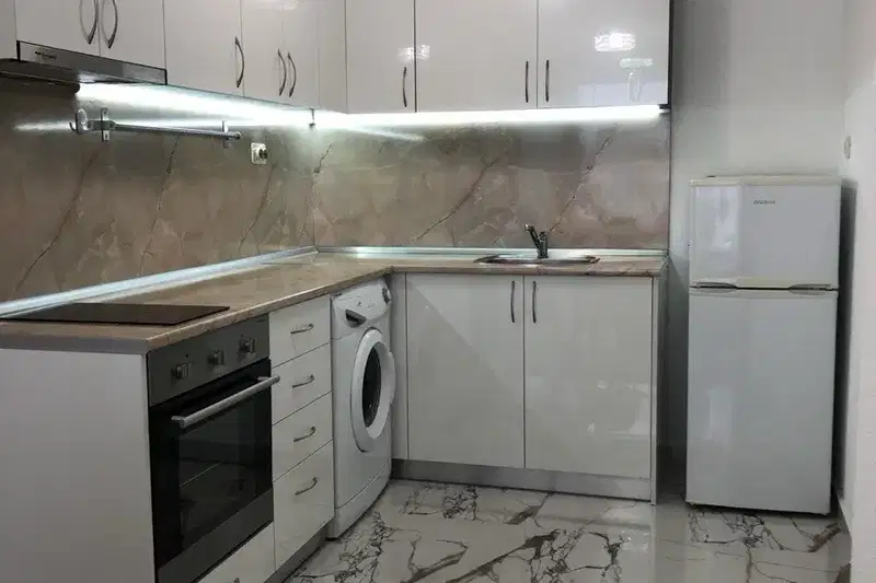 Тристаен апартамент в Кършияка, Пловдив на 4-ти етаж