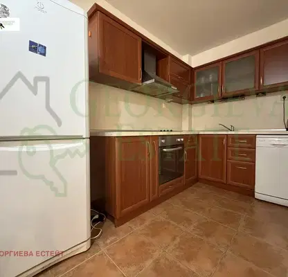 Снимка 5 — Многостаен апартамент с 3 спални в Кършияка, Пловдив