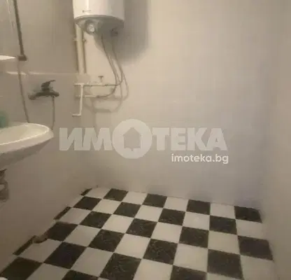 Photo 2 — One-room apartment in Kyuchuk Parij, Plovdiv with elevator